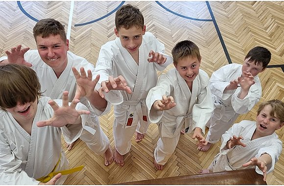 Malý a velcí draci v akci