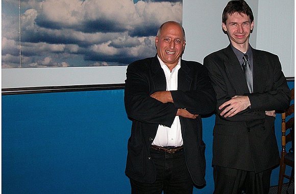 První setkání s Raffi Livenem